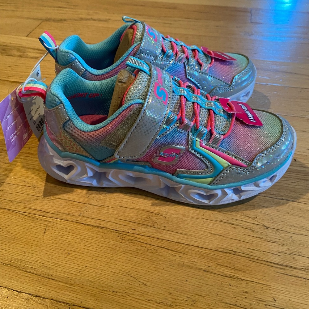 NWT Skechers Kids Size 13